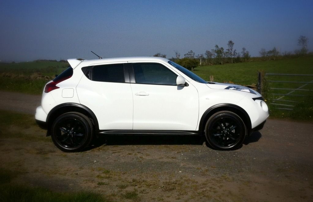 Nissan juke white black wheels #5