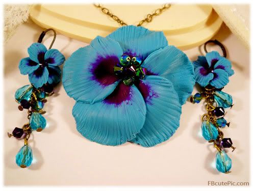Cocktail Necklaces Photo Picture